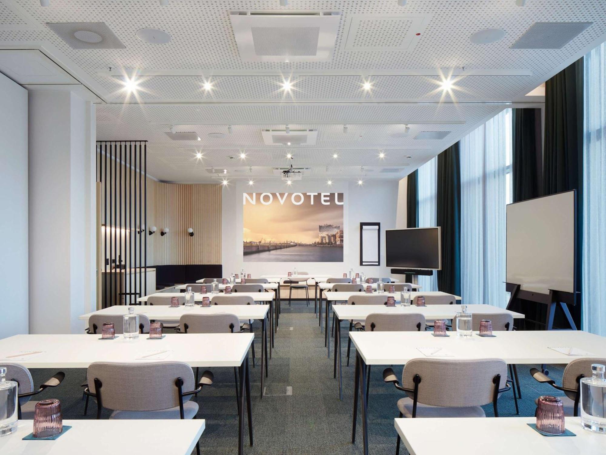 Novotel Hamburg Central Station ภายนอก รูปภาพ