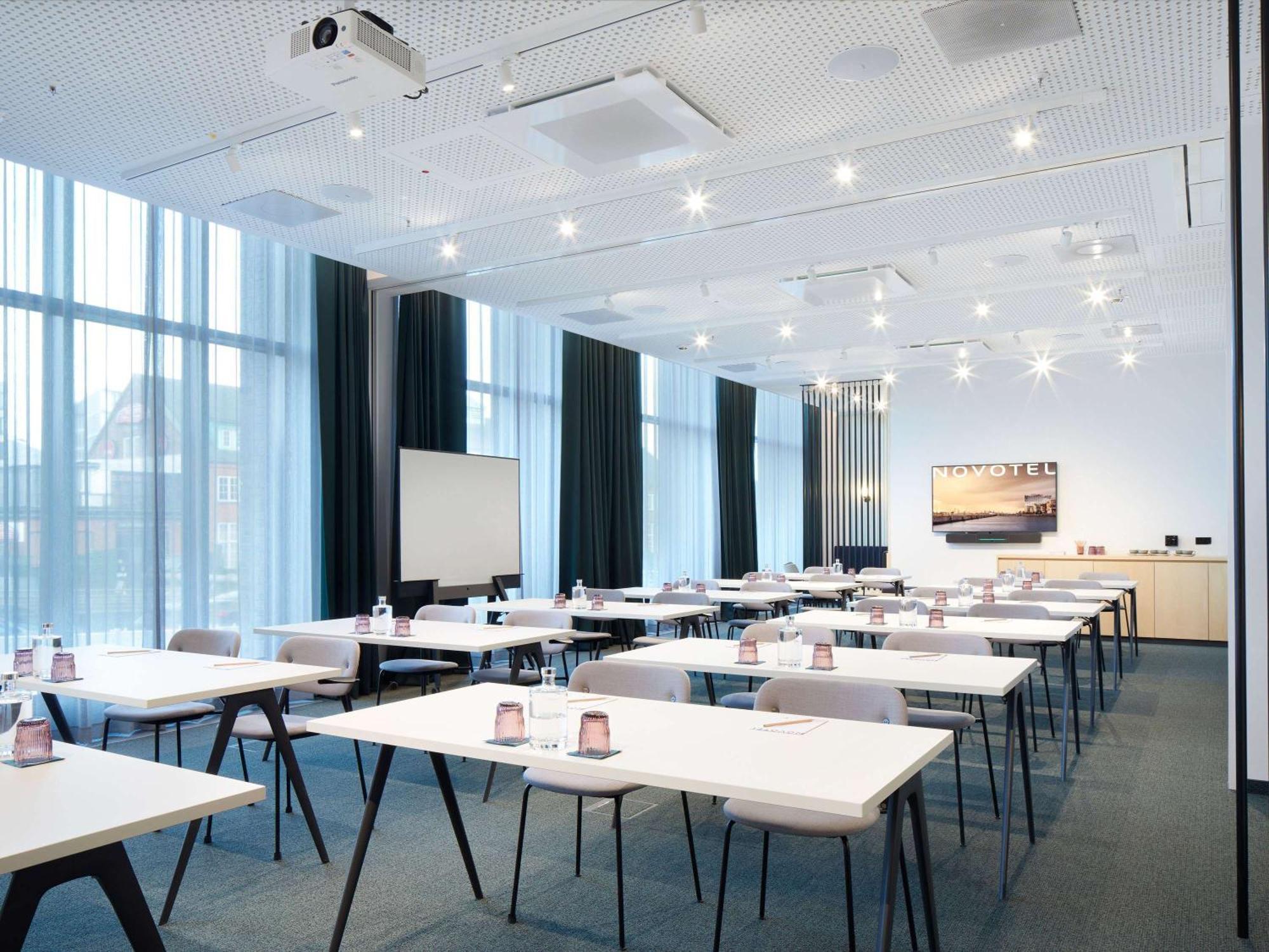 Novotel Hamburg Central Station ภายนอก รูปภาพ